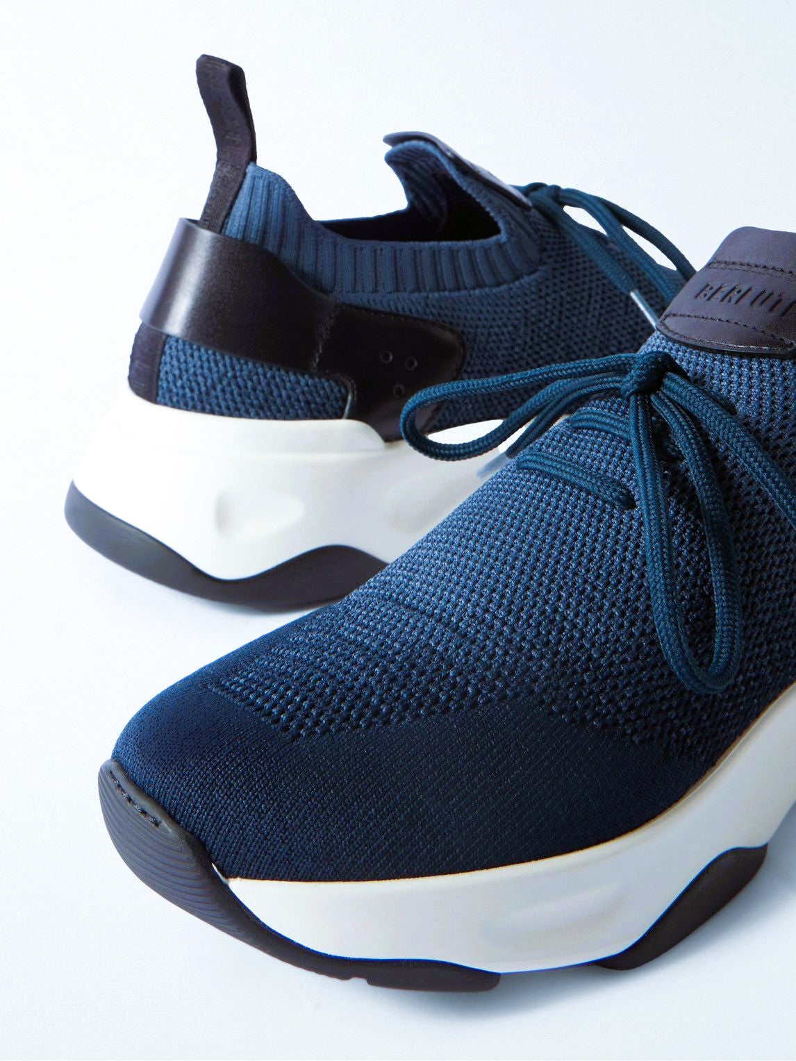 SNEAKERS BERLUTI SHADOW EN MAILLE STRETCH CUIR EN BLEU MAJORELLE